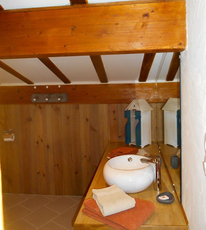 Sous Les Marronniers Bed & Breakfast Petit-Palais-et-Cornemps Bilik gambar