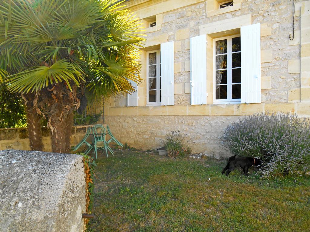 Sous Les Marronniers Bed & Breakfast Petit-Palais-et-Cornemps Bilik gambar